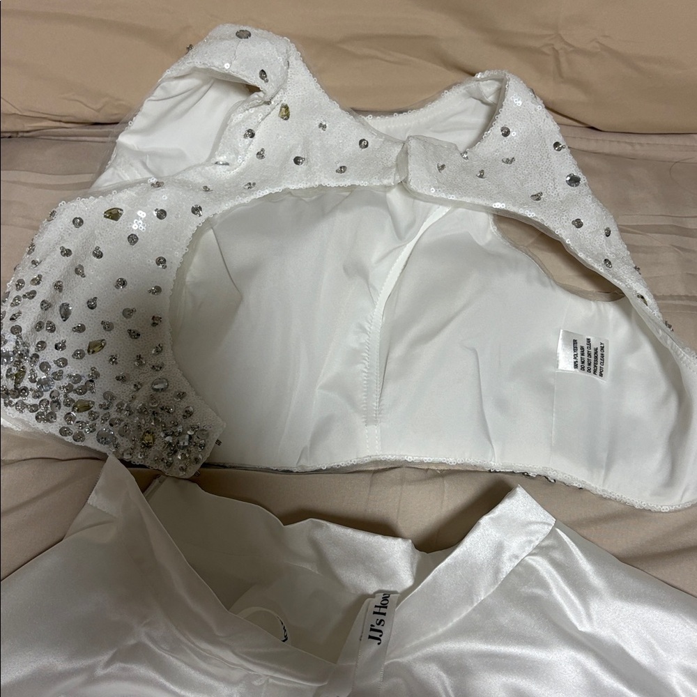 JJs House Shimmering White Satin Skirt - Picture 4 of 8